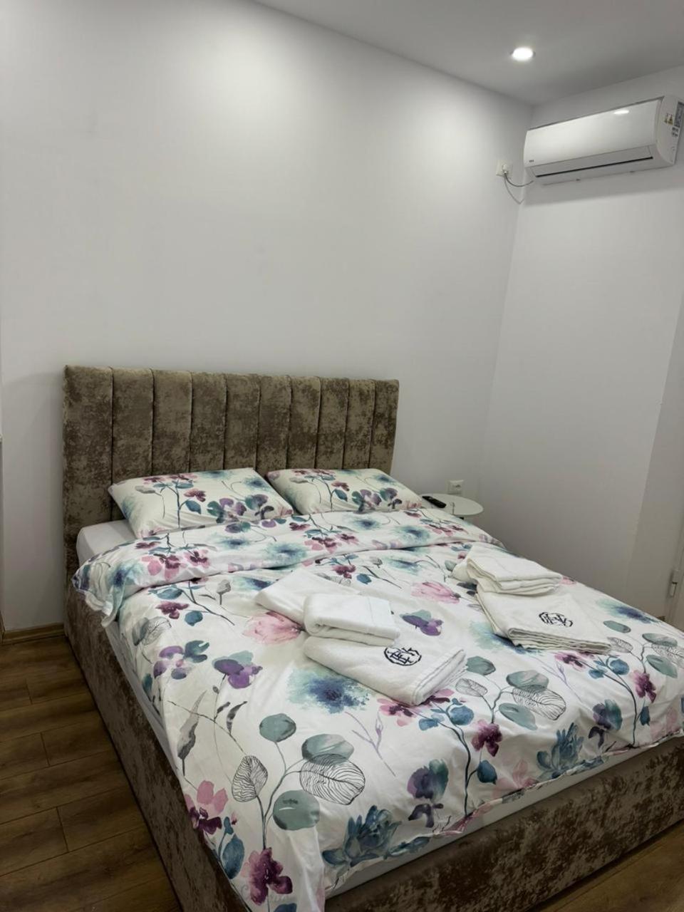 Vila 21 At Blloku Area Tirana Extérieur photo